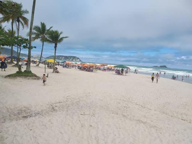 Apto Aconchegante Pe Na Areia Guaruja Bagian luar foto